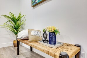 Interior - Extended Stay in LA! Cozy Home 3 Mi to Downtown (Los Angeles)