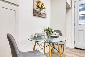 Dining - Extended Stay in LA! Cozy Home 3 Mi to Downtown (Los Angeles)
