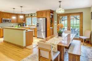 Fridge, microwave, stovetop, dishwasher - Serene 10-Acre Estate Near Loudoun County Wineries (Purcellville)