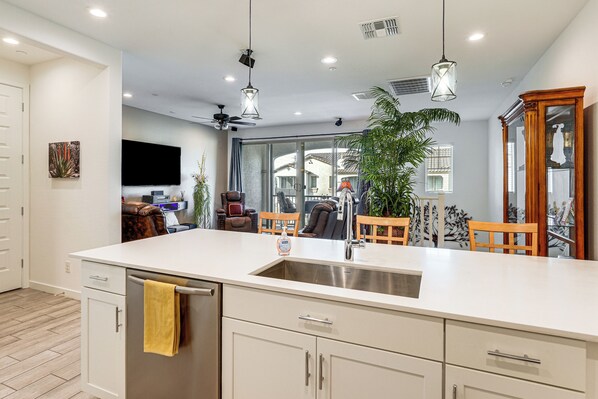 Interior - Snowbird Escape w/ Pool, 7 Mi to Dtwn Gilbert! (Gilbert)