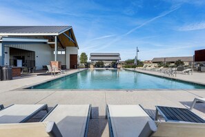 Pool - Snowbird Escape w/ Pool, 7 Mi to Dtwn Gilbert! (Gilbert)