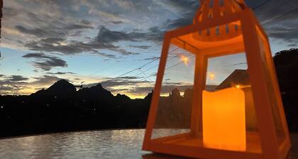 Cozy one bedroom getaway - breathtaking views! Lots of outdoor space to enjoy.