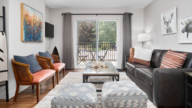 Living area - Minimalist 2BR (Studio+1BR) Perfect for Groups! (Kimberley)