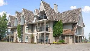Exterior - Minimalist 2BR (Studio+1BR) Perfect for Groups! (Kimberley)