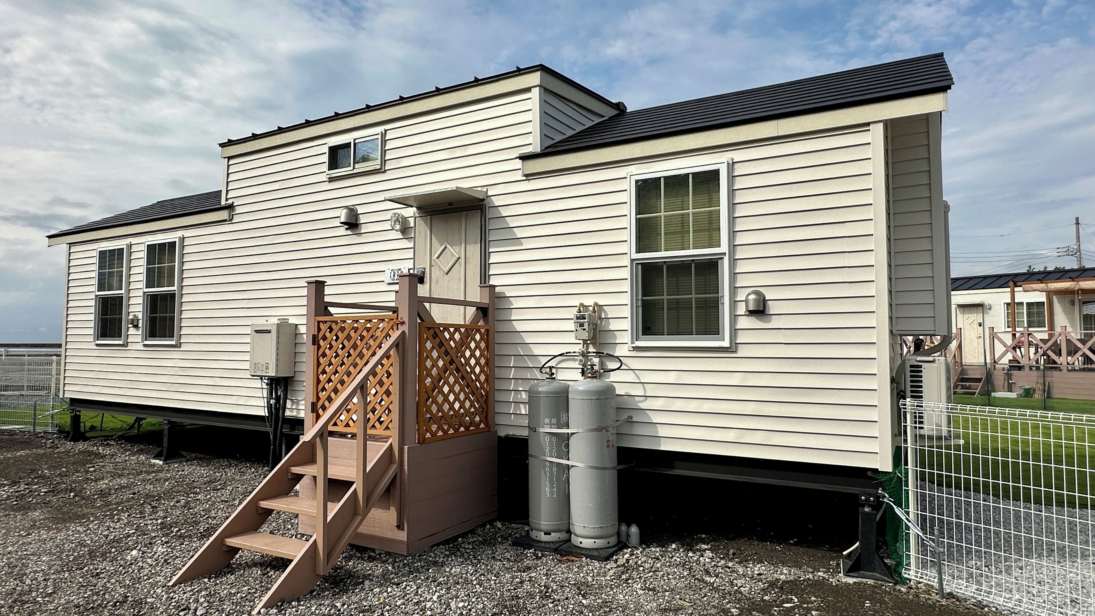 イリス(最大5名)：焚火＆BBQグリル完備 禁煙 | 客室ごとに異なる装飾、客室ごとに異なるインテリア、WiFi (無料)、ベッドシーツ