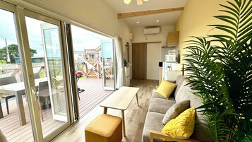 Decoración personalizada, muebles diferentes y wifi gratis 