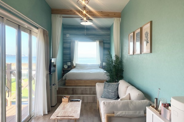 Decoración personalizada, muebles diferentes y wifi gratis