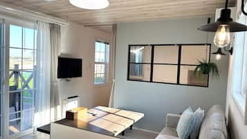 Panorama-Zimmer, Nichtraucher, Terrasse (Sable(Upto4Guests)w/FirePit&BBQGrill) | Individuell dekoriert, individuell eingerichtet, kostenloses WLAN