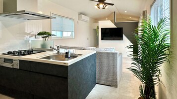 Luna(Up to 5 Guests): Barrel Sauna & Jacuzzi, Fully Equipped with Fire Pit & BBQ Grill, Non smoking | Private kitchen | Full-size fridge, microwave, stovetop, rice cooker