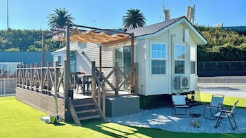 Mare (Up to 5 Guests): Equipped with a Fire Pit & BBQ Grill, Non smoking | Individually decorated, individually furnished, free WiFi, bed sheets