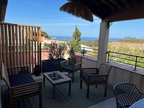 Terrace/patio - Semi-detached house with sea view near Ile Rousse (Belgodère)