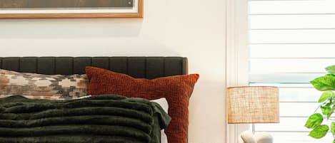 4 habitaciones, tabla de planchar con plancha, wifi y ropa de cama