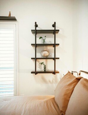 4 bedrooms, iron/ironing board, WiFi, bed sheets - House of Benjamin (Aledo)