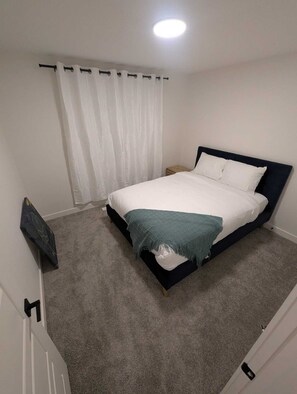 5 chambres, fer et planche à repasser, Wi-Fi, draps fournis