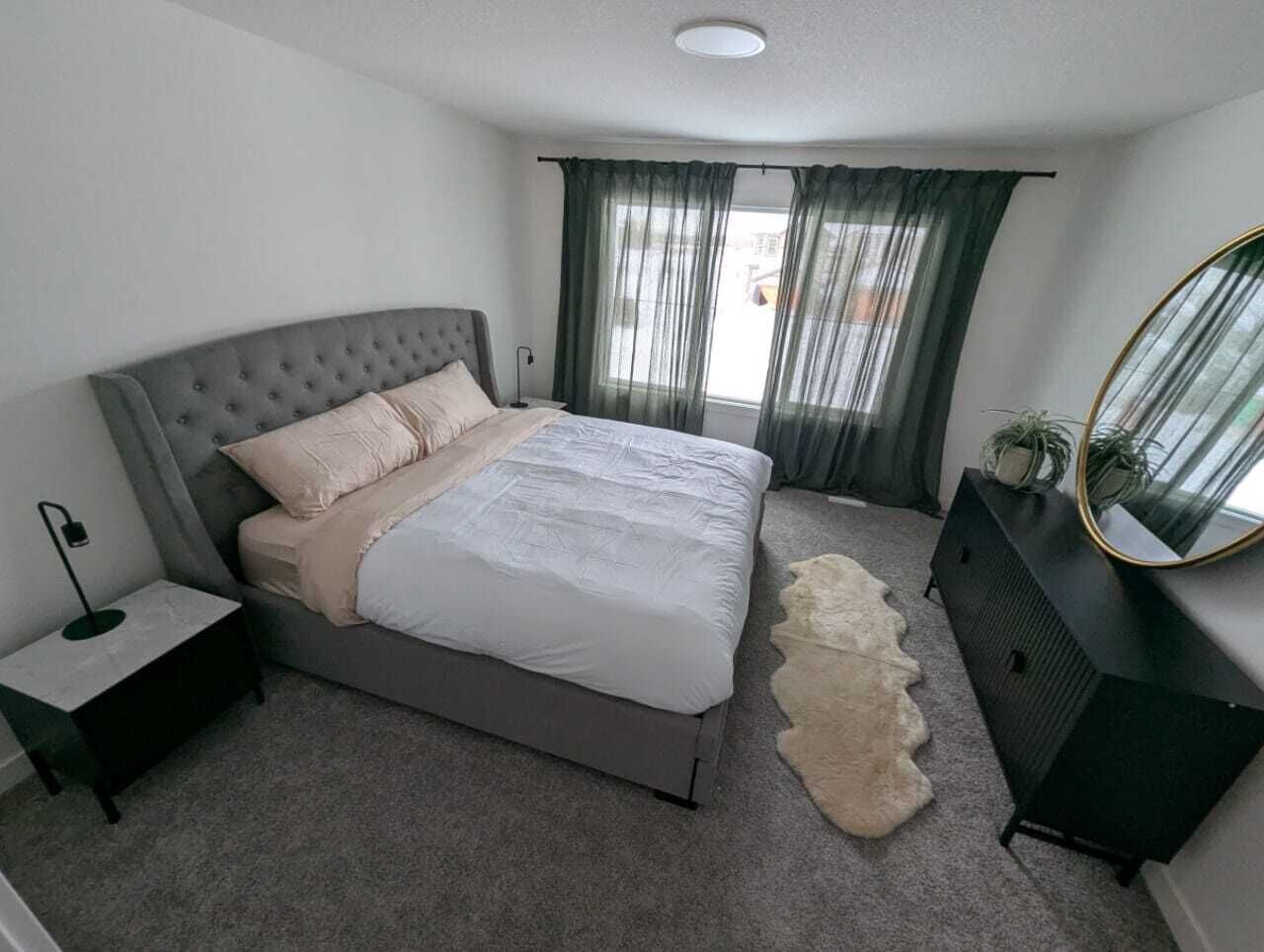 5 chambres, fer et planche à repasser, Wi-Fi, draps fournis