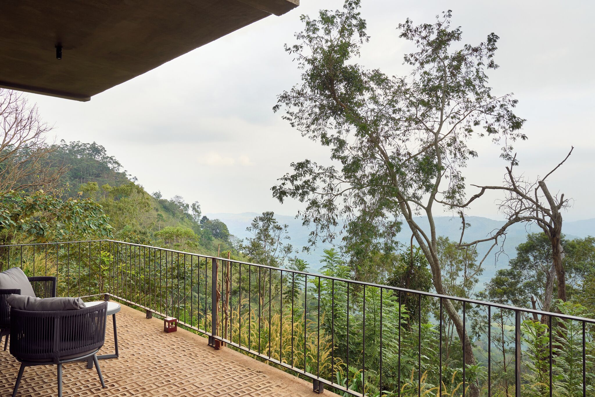 Suite Signature, vue sur la montagne | Coffre-fort pour ordinateur portable, bureau