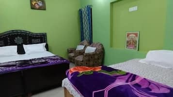 Triple Room, Balcony | Soundproofing, iron/ironing board, free WiFi