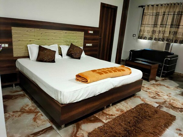 Hotel Punjabi Haandi - Rudrapur