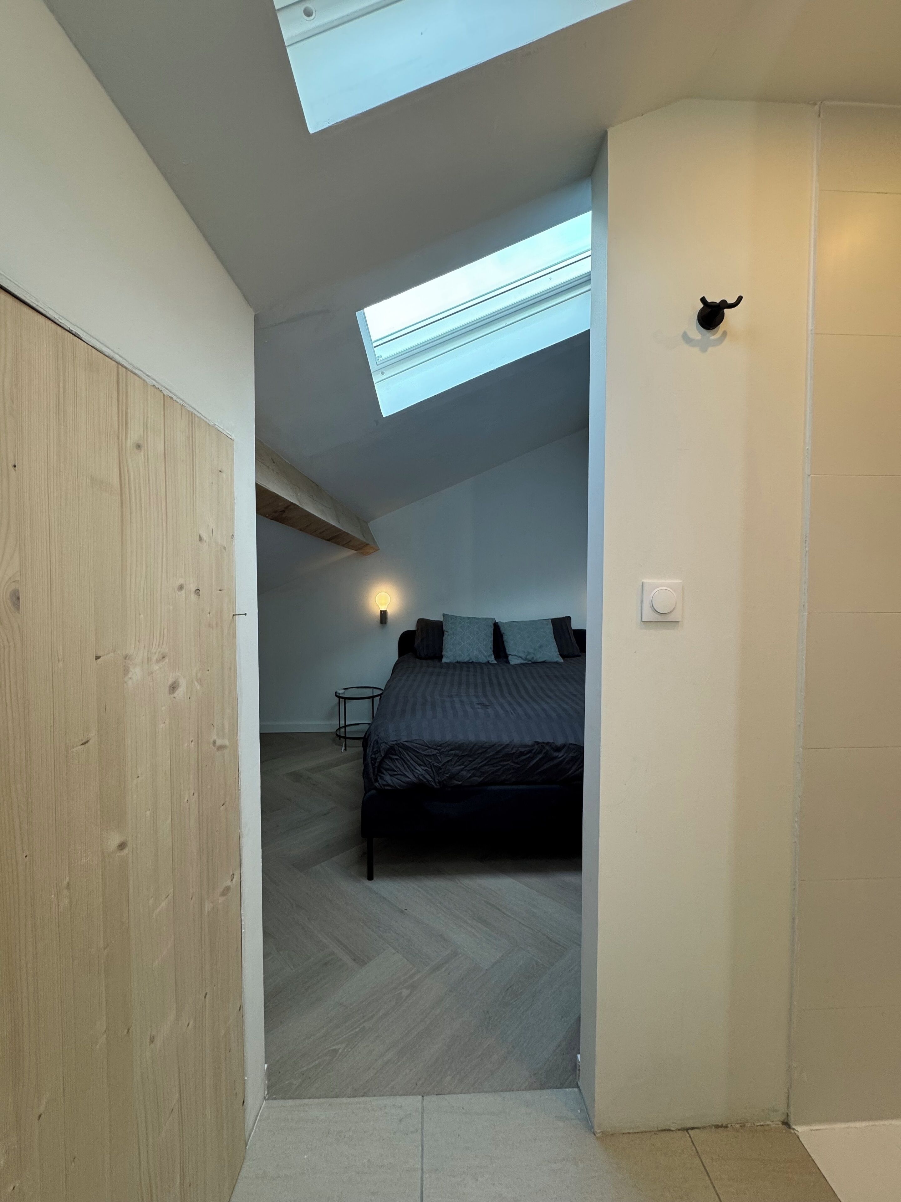 2 dormitorios, tabla de planchar con plancha, wifi gratis y ropa de cama