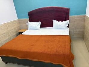 Family Twin Room, City View | Desk, free WiFi - Hotel Mohan (AGRA TAJMAHAL)