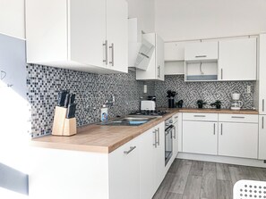 Basic Apartment | Private kitchen - Fabulous 3BR Apt Near AKH For Groups (Vienna)