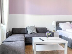 Basic Apartment | Living area - Fabulous 3BR Apt Near AKH For Groups (Vienna)