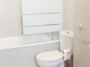 Douche, serviettes fournies