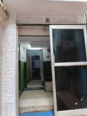 Interior - Riverview Haven Guest House & Cafe (Varanasi)