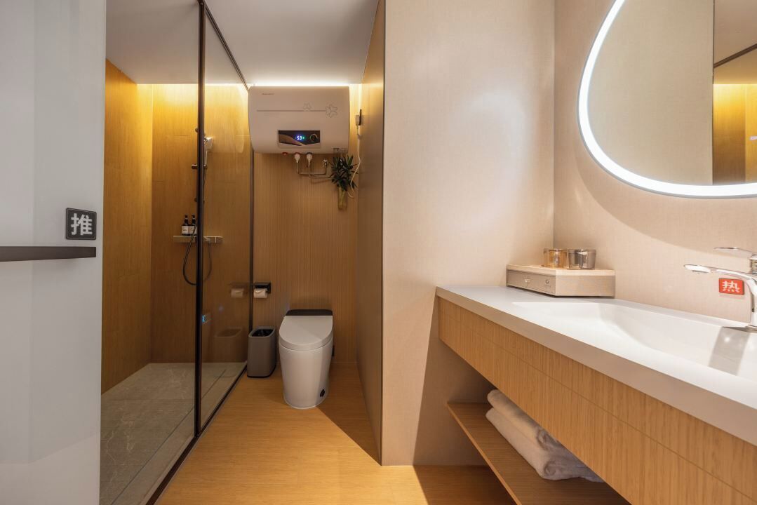 Comfort Apartment | Bathroom | Slippers