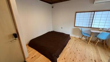 Desk, free WiFi, bed sheets