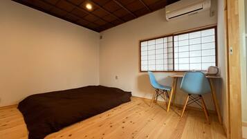 Desk, free WiFi, bed sheets