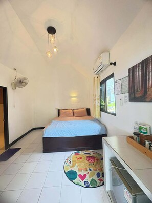 Basic Room, Balcony, Garden View | Desk, free WiFi - Cher Lonely Beach (Ko Chang)