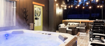 Saco River Home w/ HotTub, Fireplace, Fire Pit