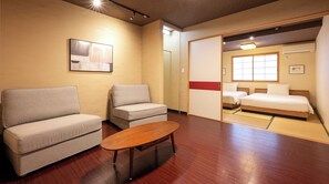 Escritorio, wifi gratis y ropa de cama 