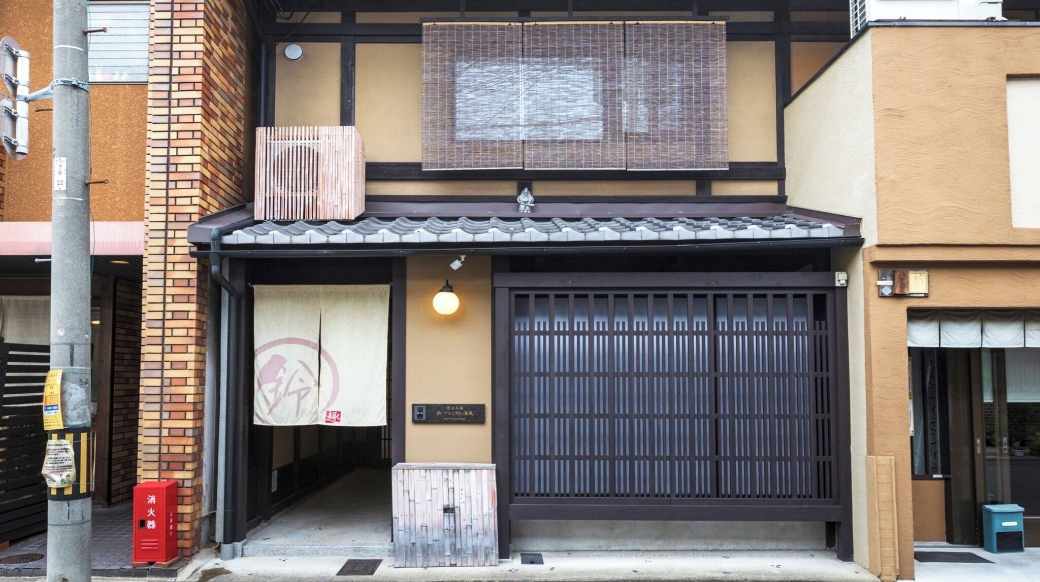 تفاصيل الفندق من الخارج