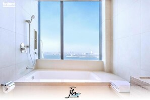 Ilmaiset hygieniatuotteet, saippua, sampoo, vessapaperi