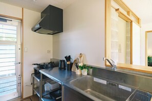 Fridge, microwave, stovetop, cookware/dishes/utensils