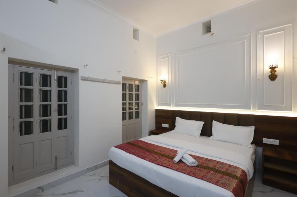 Deluxe Double Room, City View