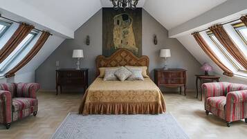 6 bedrooms, desk, iron/ironing board, free WiFi