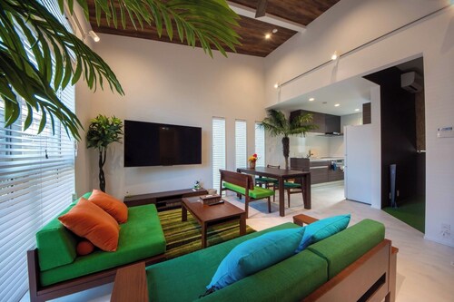 Five private rooms perfect for a stay of seven people Accommodates up to 12 people | Elevate your  / Miyazaki City Miyazaki