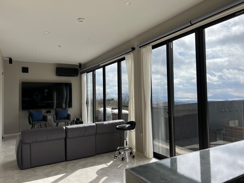 Sakurajima View Nature Modern 3BR 80inch TV B / Kirishima City Kagoshima