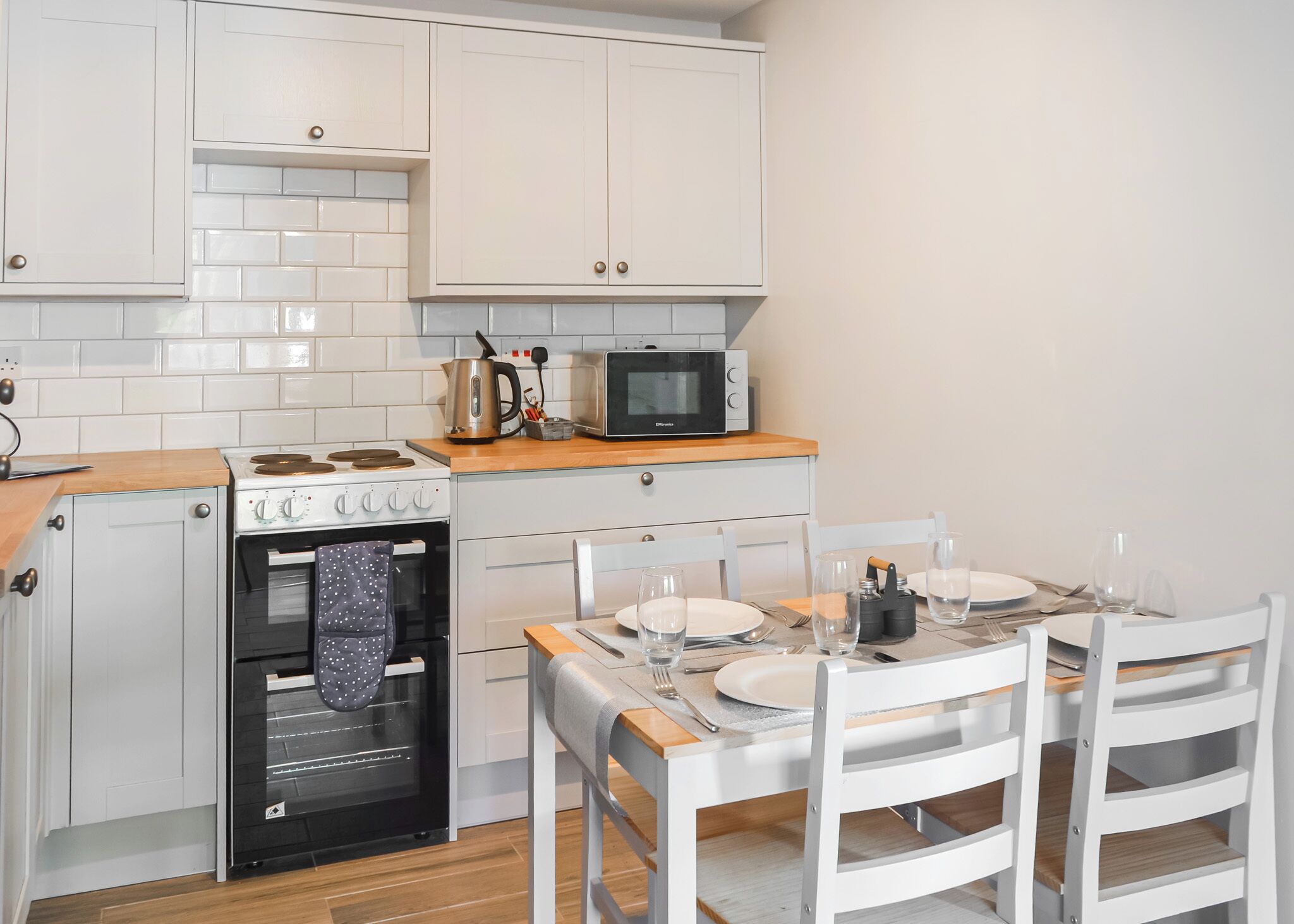 Fridge, oven, stovetop, toaster