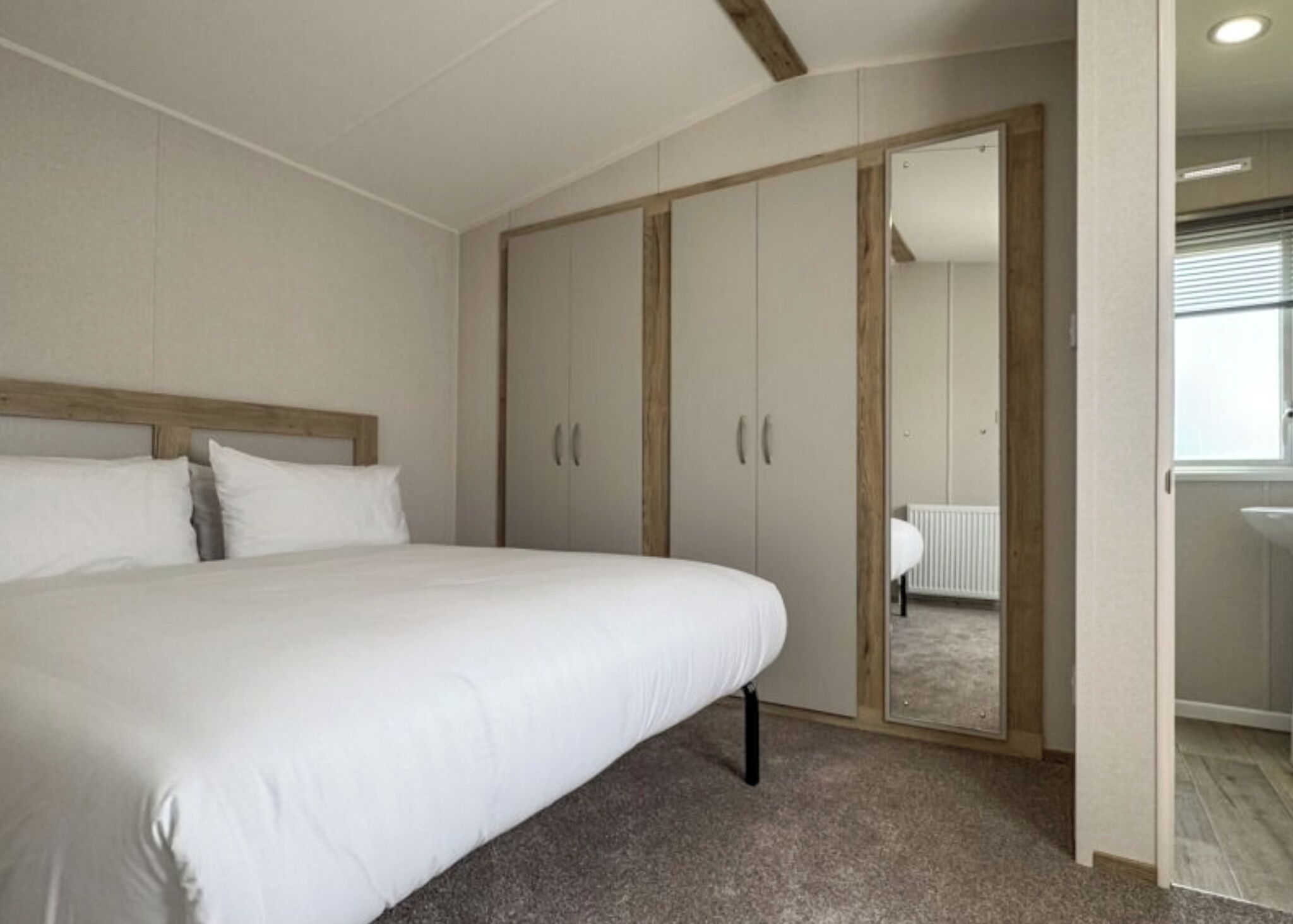 2 bedrooms