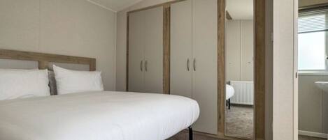 2 bedrooms