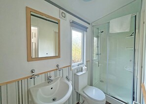 Bathroom - 2 bedroom accommodation in Tintagel (Tintagel)