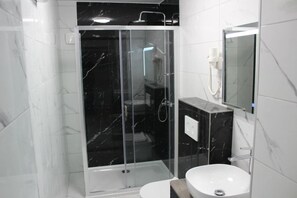 Shower - Adriatic Apartment with Large Terrace (Stara Novalja)