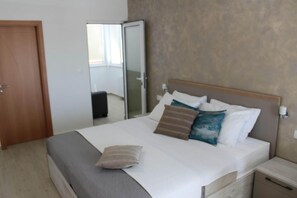 Free WiFi - Couple Retreat at the Adriatic Sea (Stara Novalja)