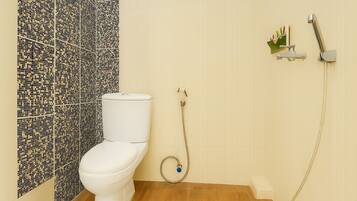 Chambre Standard avec lits jumeaux | Salle de bain | Bidet