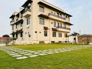 Exterior - New Royal Orbit Hotel & Restro Udaipur (Vallabhnagar)