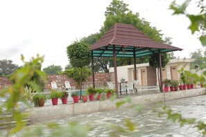 Outdoor dining - New Royal Orbit Hotel & Restro Udaipur (Vallabhnagar)